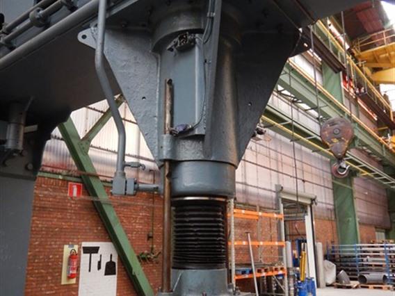 Nieland 300 ton dish end forming press