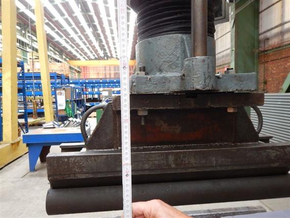 Nieland 300 ton dish end forming press
