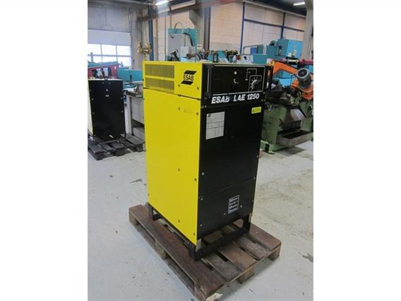 Esab LAE 1250 amp + Welding tractor