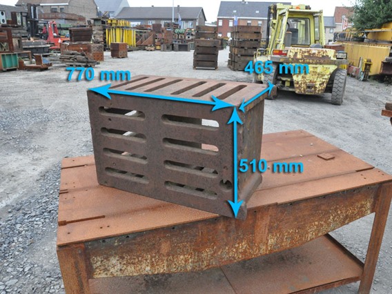 Clamping bloc 770 x 510 x 465 mm