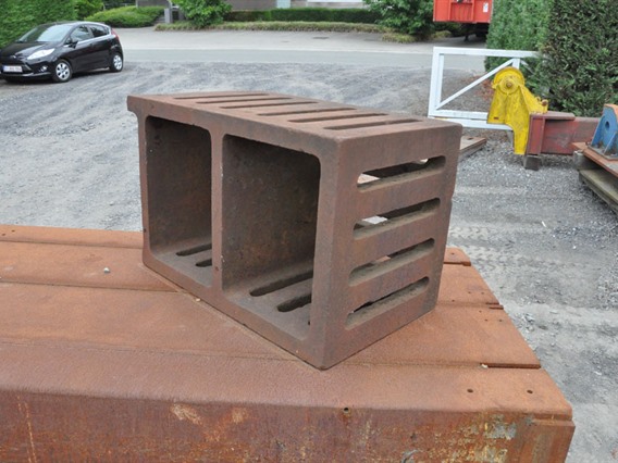 Clamping bloc 770 x 510 x 465 mm