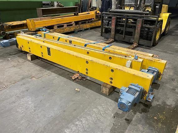 Demag 2 Demag 3.2 ton hoists and 2 side supports