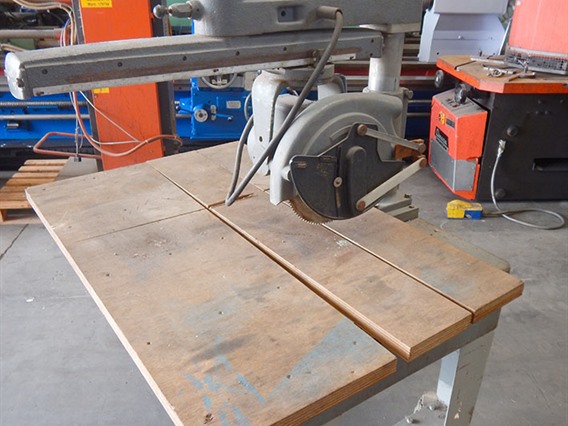 Rockwell sandwich panel saw