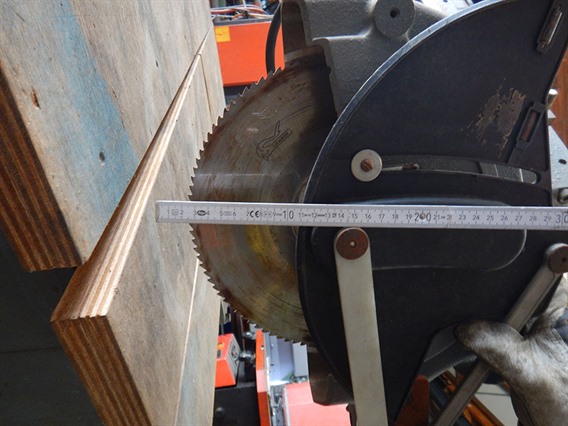 Rockwell sandwich panel saw