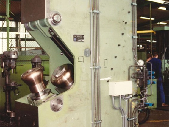 Haeusler Flanging machine