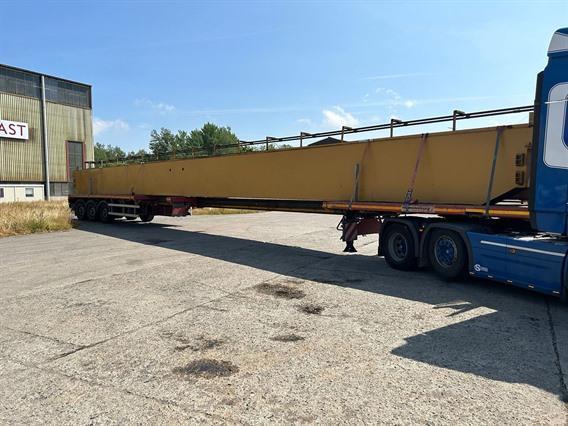 Demag 32 ton x 25 meter