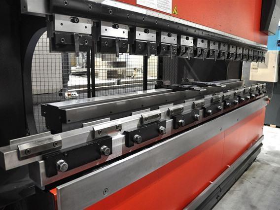 Amada HFT 130 ton x 3140 mm CNC