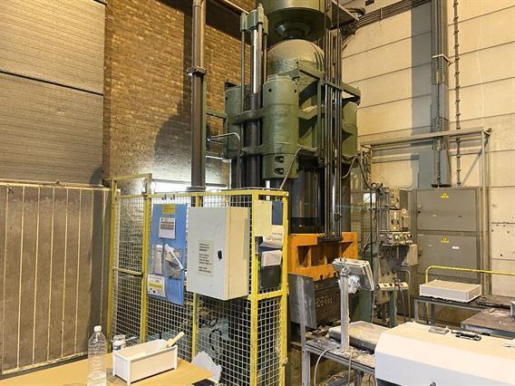 HL 1000 ton 4 column press