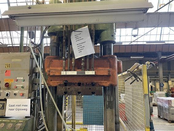 HL 200 ton 4 column press