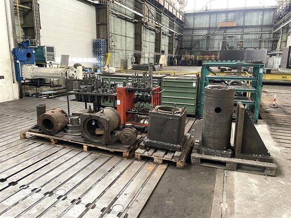 Giddings & Lewis 6 axes X: 24 000 - Y: 2133 - Z: 4572 mm CNC