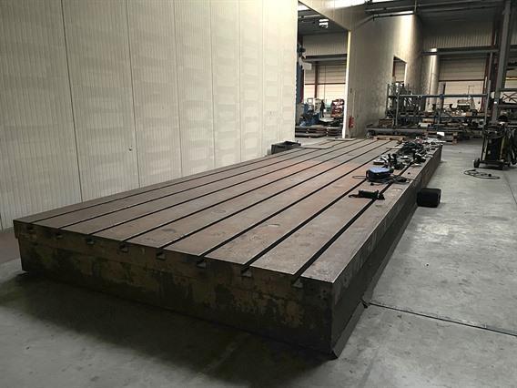 T-slot Table 10 000 x 3000 mm