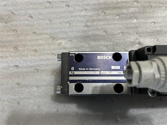 Bosch 0811-404-039 Solodenoid valve