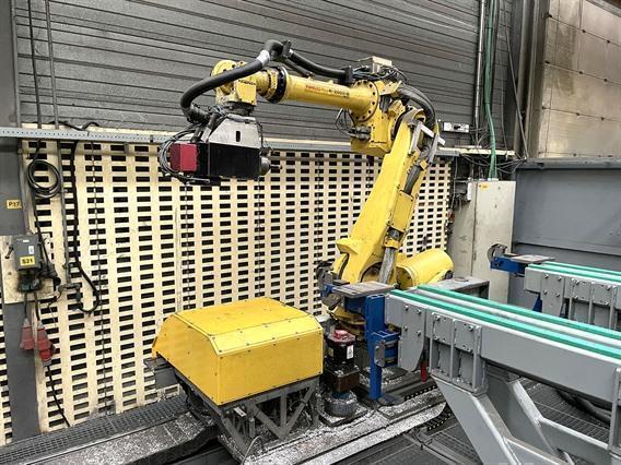 Fanuc Milling Robot X: 10 500 / Y: 3045 / Z: 3500 mm CNC