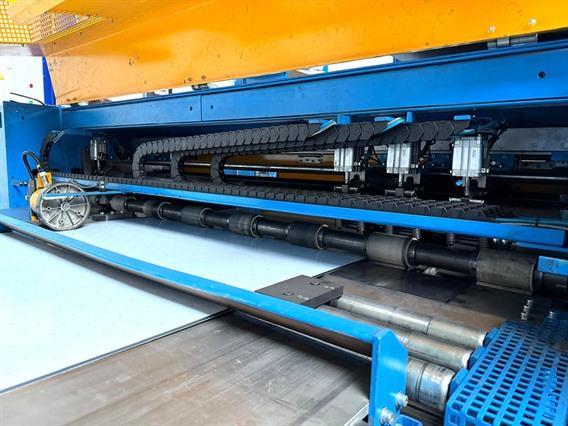 Forstner 1250 x 2 mm slitting & cut to length CNC
