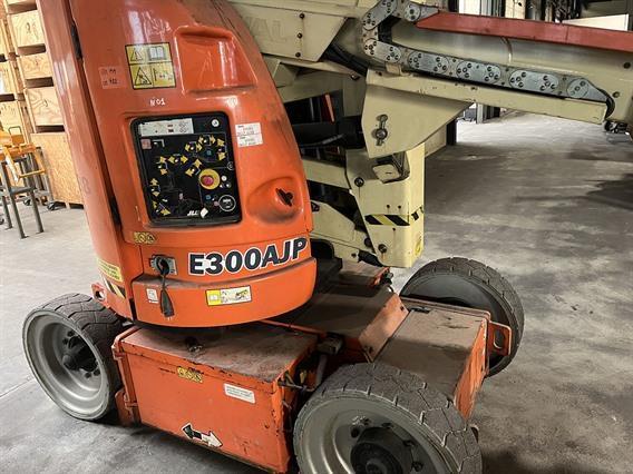 JLG E300 AJP