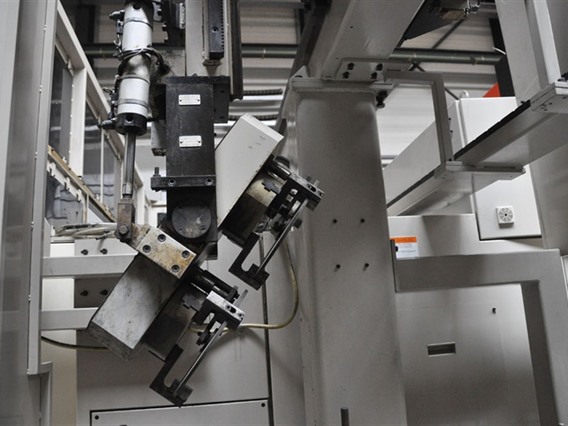 Okuma 2SP-30H Twin Spindle CNC + gantry robot