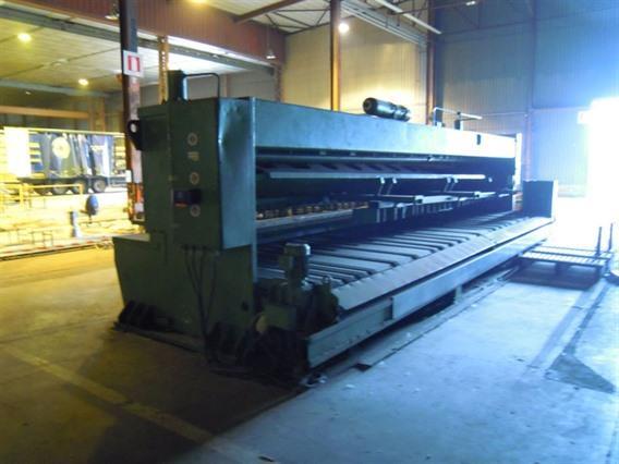 LVD MVS 8050 x 6/4 mm CNC