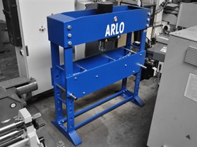 Arlo 125 T / 1500 Vario, Presses a deux montants