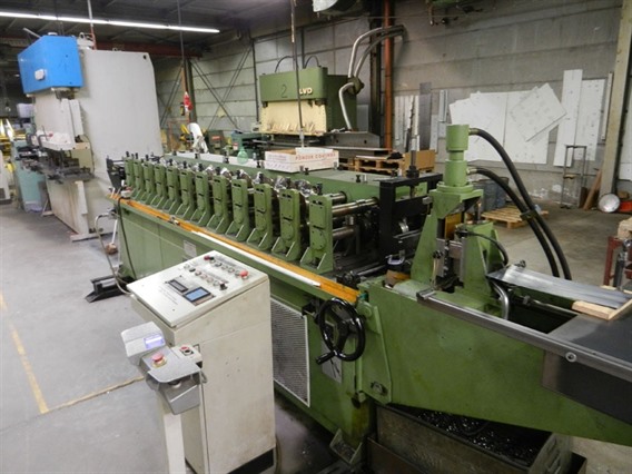 Dimeco decoil./ straight LVD punchpress + rollforming