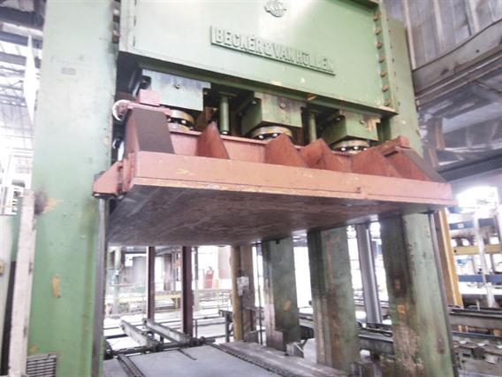 Becker panel press 650 ton