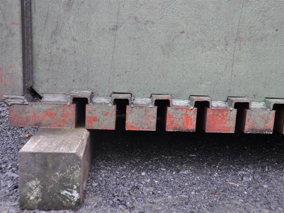 Clamping bracket 3000 x 800 x 2100 mm