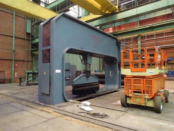 Bakker 500 ton Dish end forming press