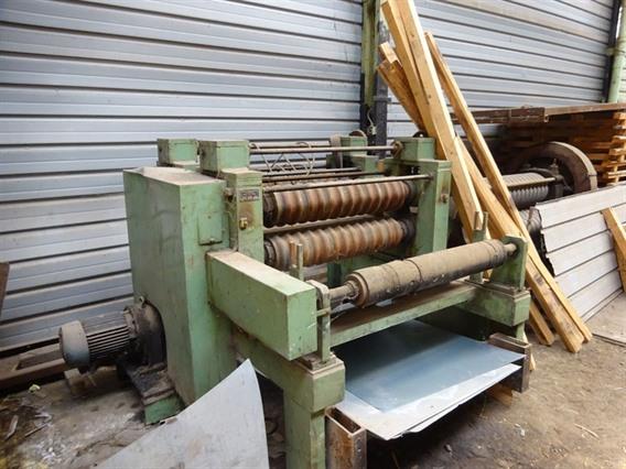 Eichener straightening corrugated plates