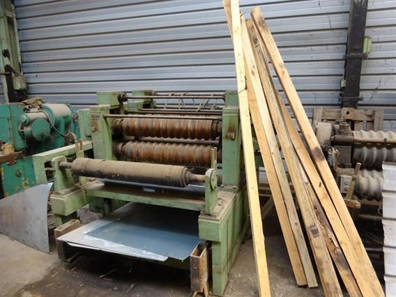 Eichener straightening corrugated plates