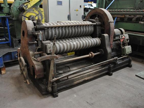 Eichener bending roll for corrugated plates