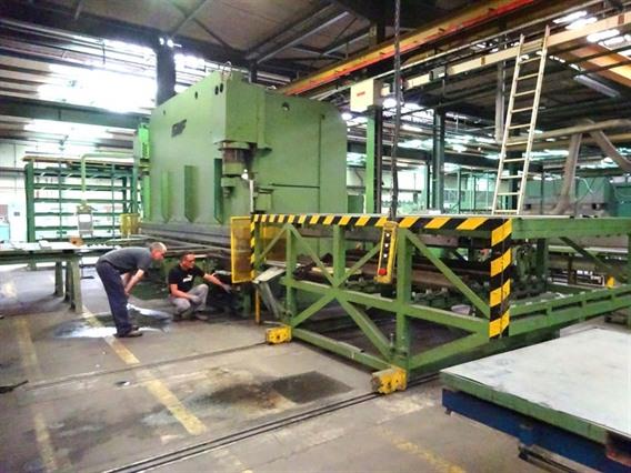 GWF 500 ton x 6100 mm CNC