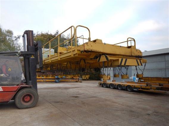 Fimec crane with magnetic plate hoist 15 ton x 12 500 mm