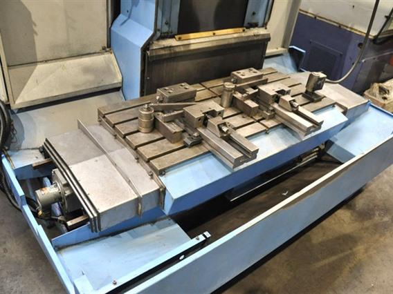 Mazak V-515/40 X: 1050 - Y: 510 - 560 mm CNC